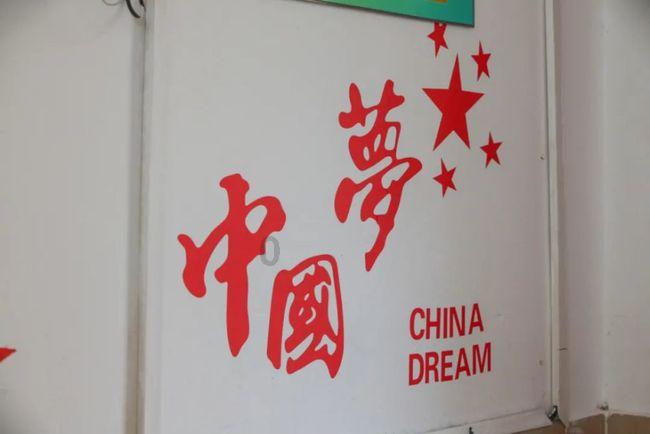 小猫钓鱼游戏龙王版有船
